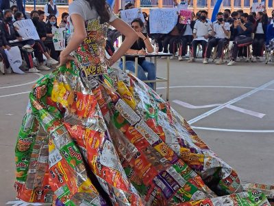 festival de moda con artículos reciclados