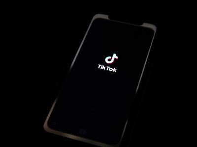 Australia prohíbe el uso de TikTok