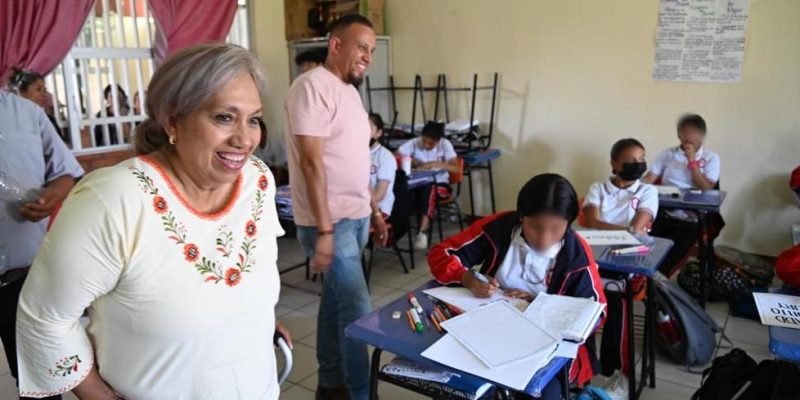 Leonor Noyola fortalece lazos