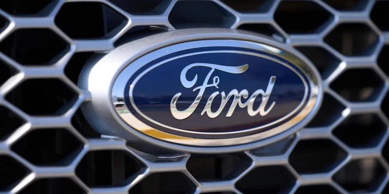 Ford revisará millones de autos