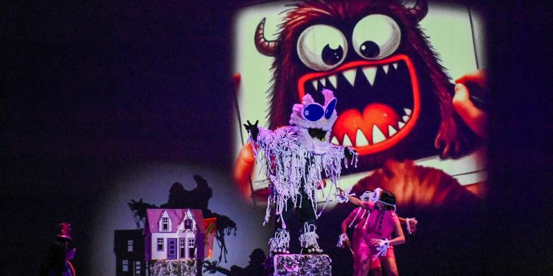 DUCKY Y EL VAGÓN MÁGICO