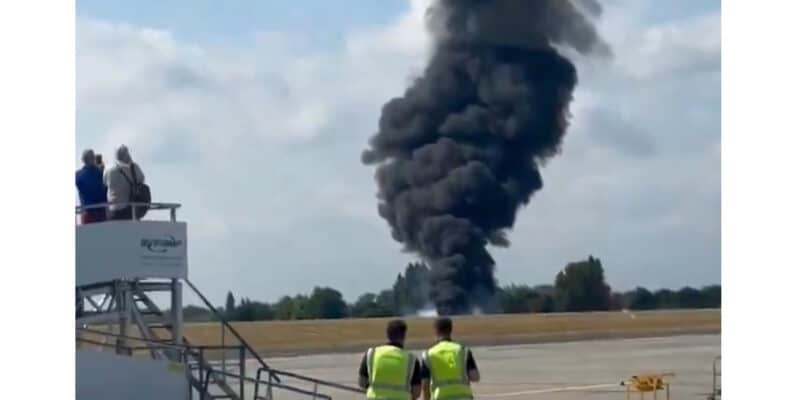 aeronave-se-estrella-en-el-aeropuerto-ingles-de-southend